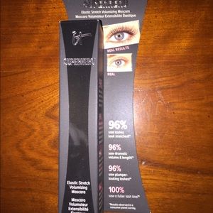 IT cosmetics superhero mascara.